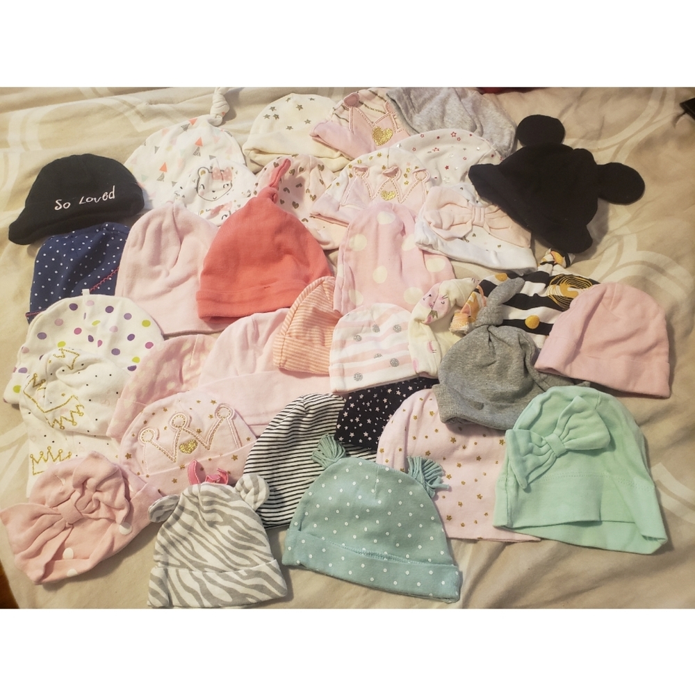 Baby hats and mittens
